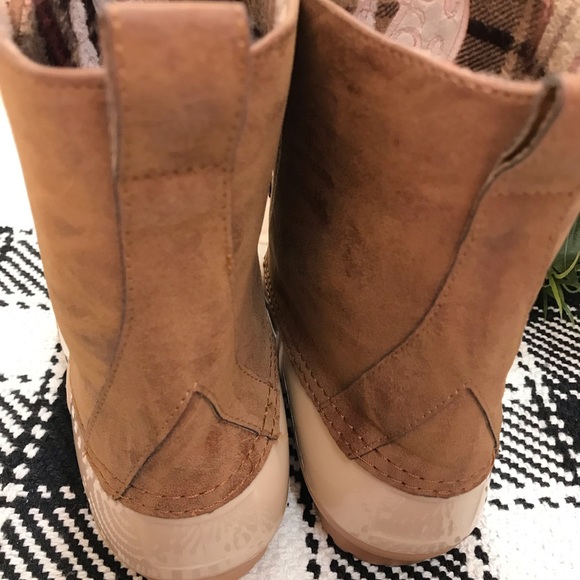 Marley Lilly Boots 💓 - Picture 4 of 7